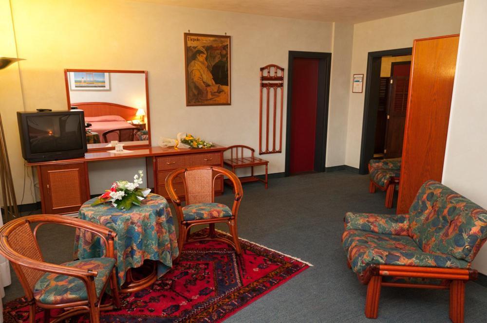 Hotel Villa Isabela Sant'Angelo  Exterior photo